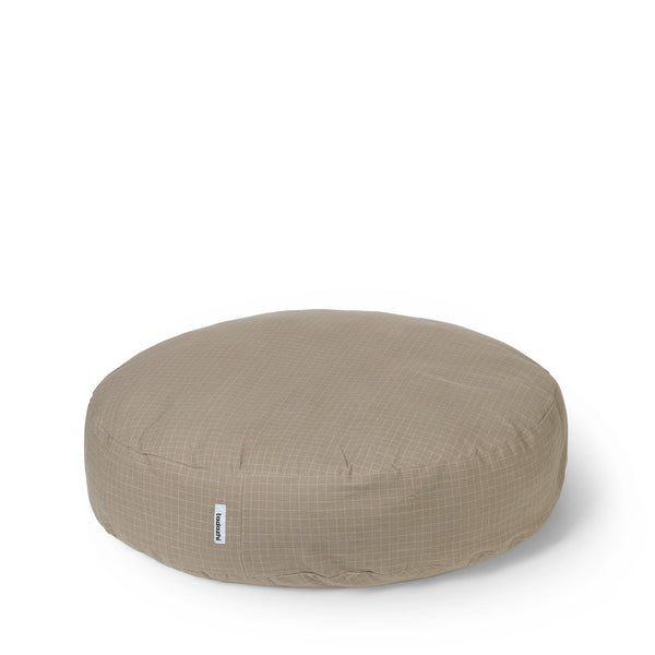 organic round dog bed in checkered Dark sand